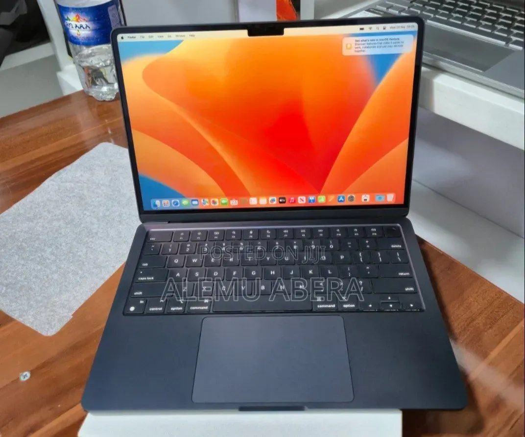New Laptop Apple MacBook Air 2022 M2 8GB Apple M2 SSD 256GB