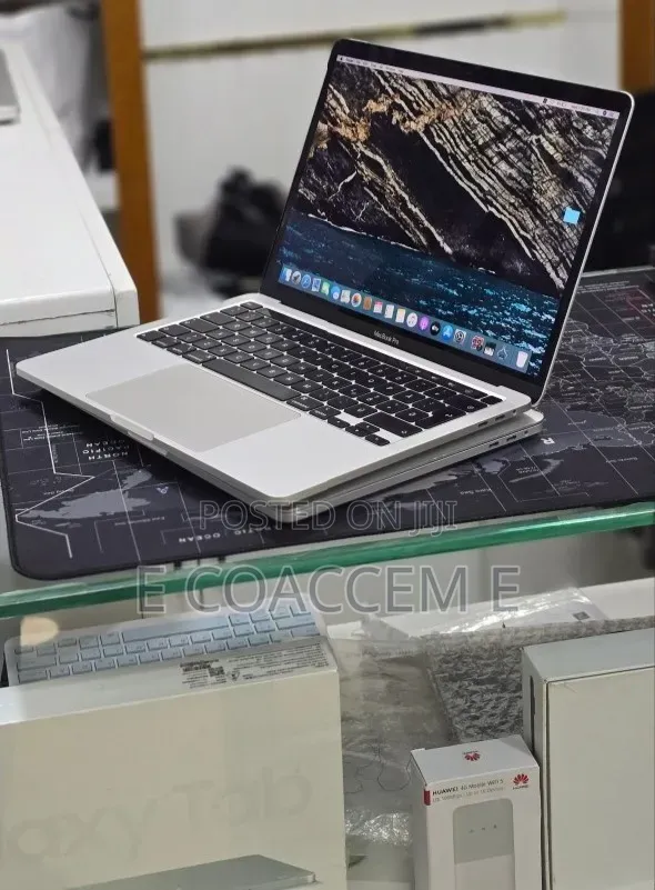 New Laptop Apple MacBook 32GB Intel Core i7 SSD 512GB