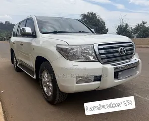 Toyota Land Cruiser 2011 White