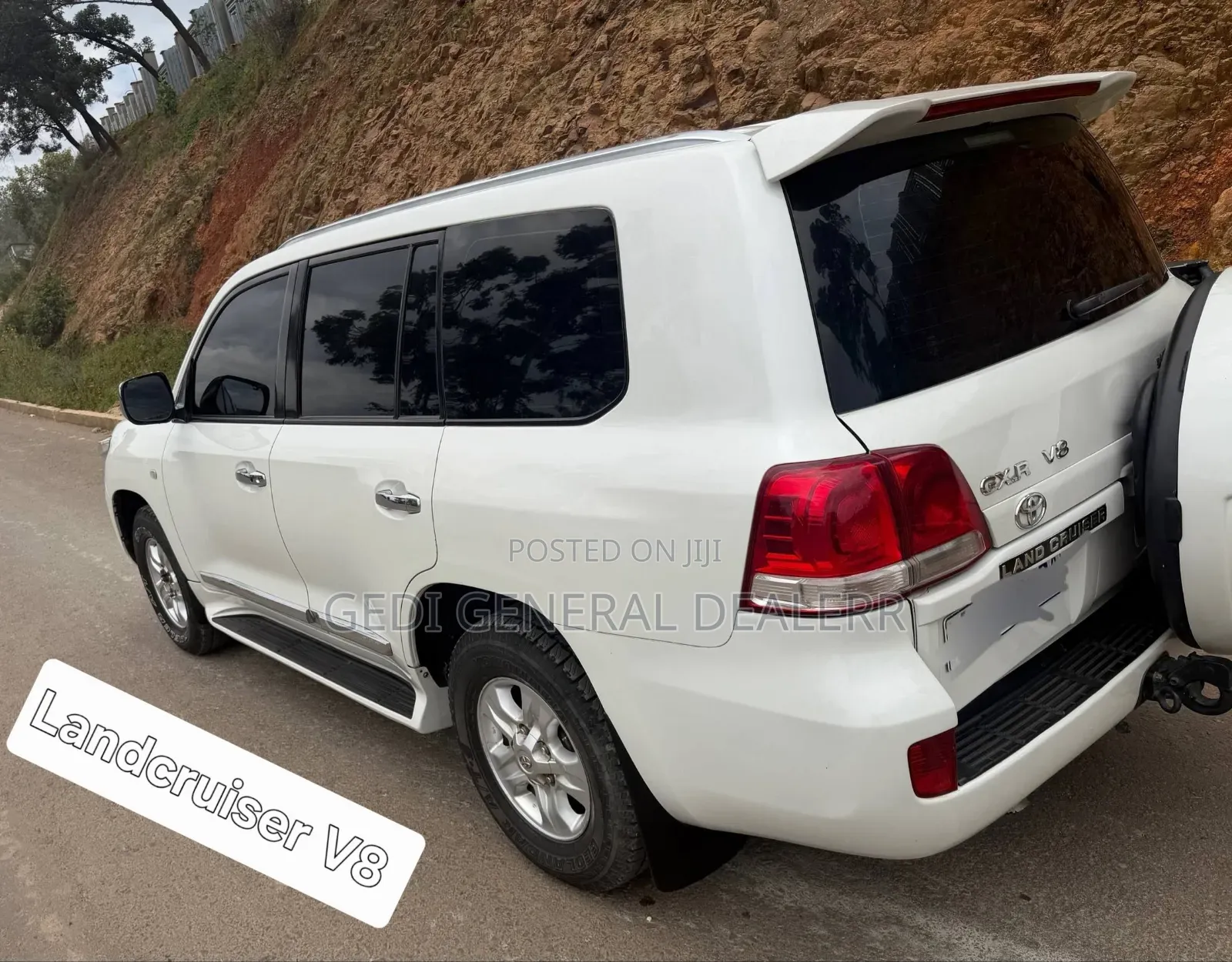 Toyota Land Cruiser 2011 White