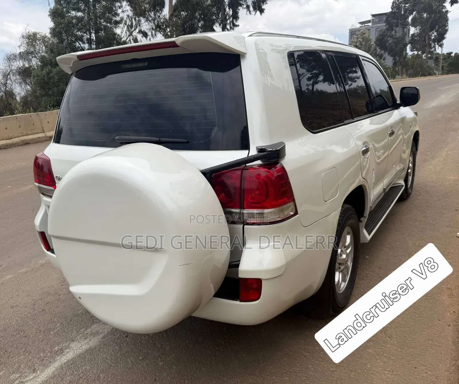 Toyota Land Cruiser 2011 White