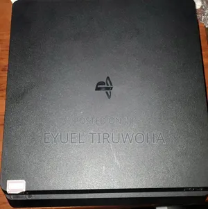 Playstation 4 Slim 1TB