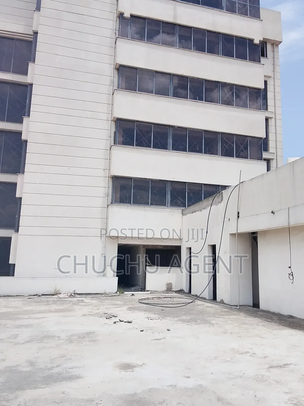 20bdrm Apartment in Bole for sale