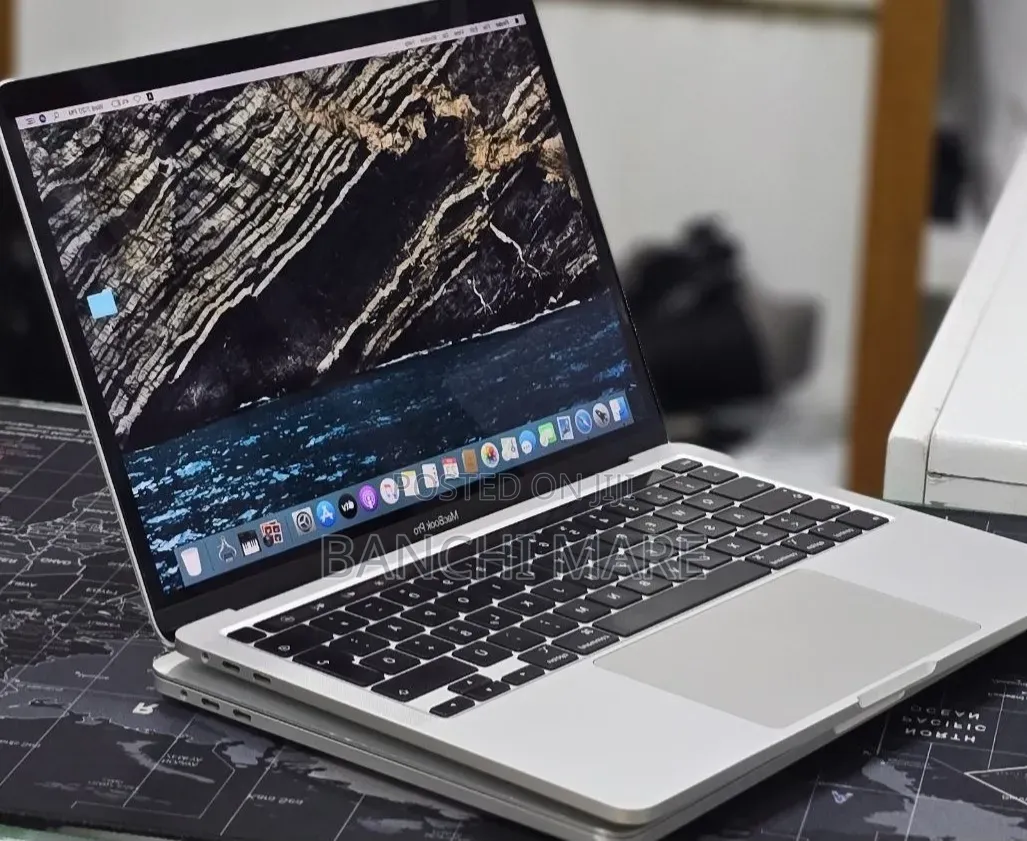 New Laptop Apple MacBook Pro 2020 32GB Intel Core i7 SSD 512GB