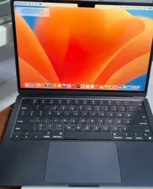 New Laptop Apple MacBook Air 2022 M2 8GB Apple M2 SSD 256GB