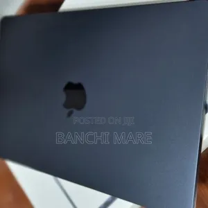 New Laptop Apple MacBook Air 2022 M2 8GB Apple M2 SSD 256GB