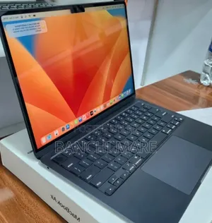 New Laptop Apple MacBook Air 2022 M2 8GB Apple M2 SSD 256GB