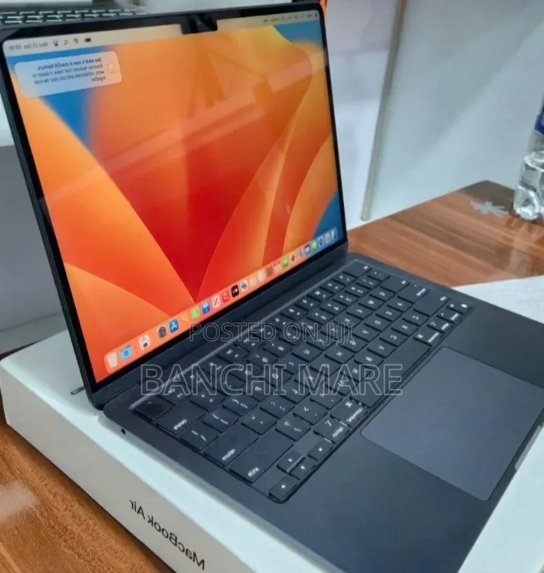 New Laptop Apple MacBook Air 2022 M2 8GB Apple M2 SSD 256GB