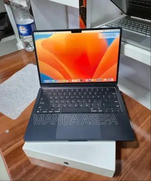 New Laptop Apple MacBook Air 2022 M2 8GB Apple M2 SSD 256GB