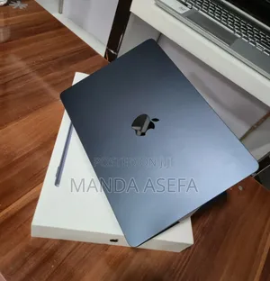 New Laptop Apple MacBook Air 2022 M2 8GB Apple M2 SSD 256GB