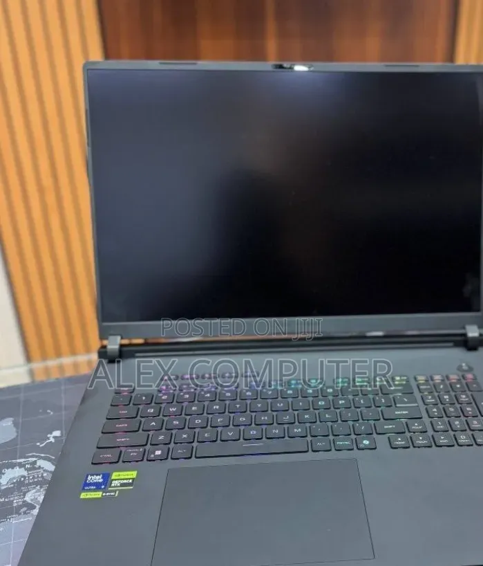 New Laptop Asus ROG Strix G18 32GB Intel Core Ultra 9 SSD 2T
