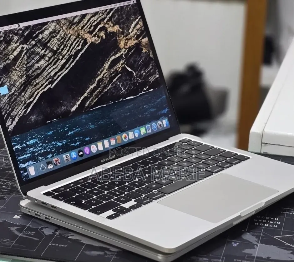 New Laptop Apple MacBook Pro 2020 32GB Intel Core i7 SSD 512GB