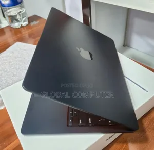 New Laptop Apple MacBook Air 2022 M2 8GB Apple M2 SSD 256GB