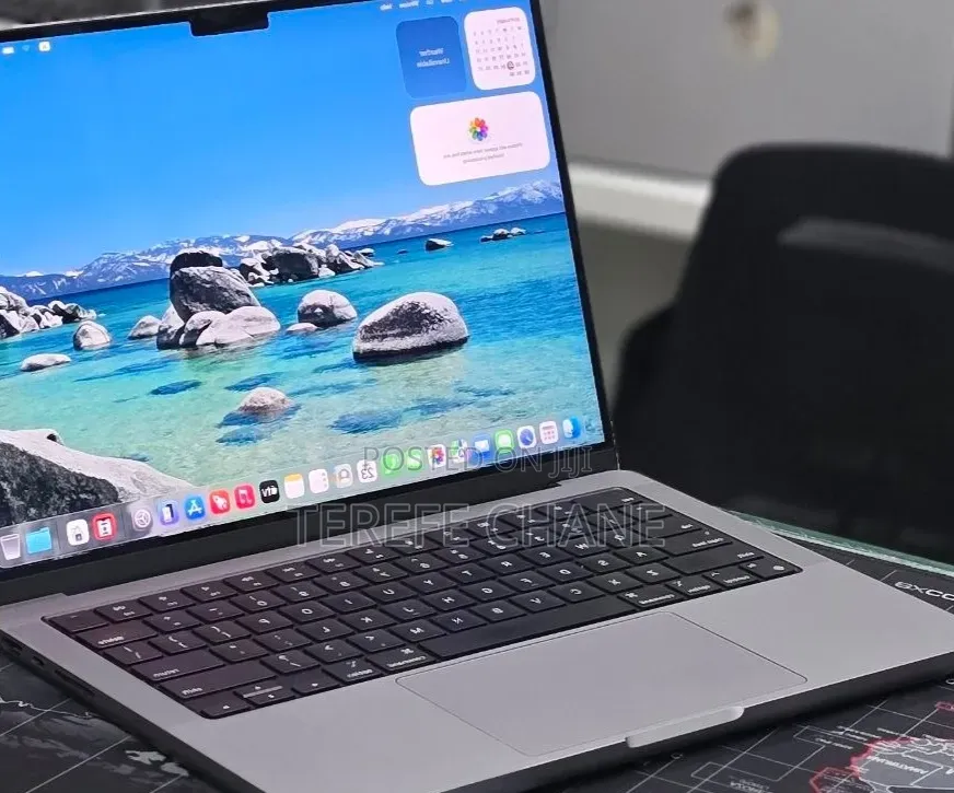 New Laptop Apple MacBook Pro 2021 M1 32GB Apple M1 Pro SSD 512GB