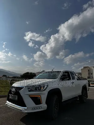 Toyota Hilux 2018 White