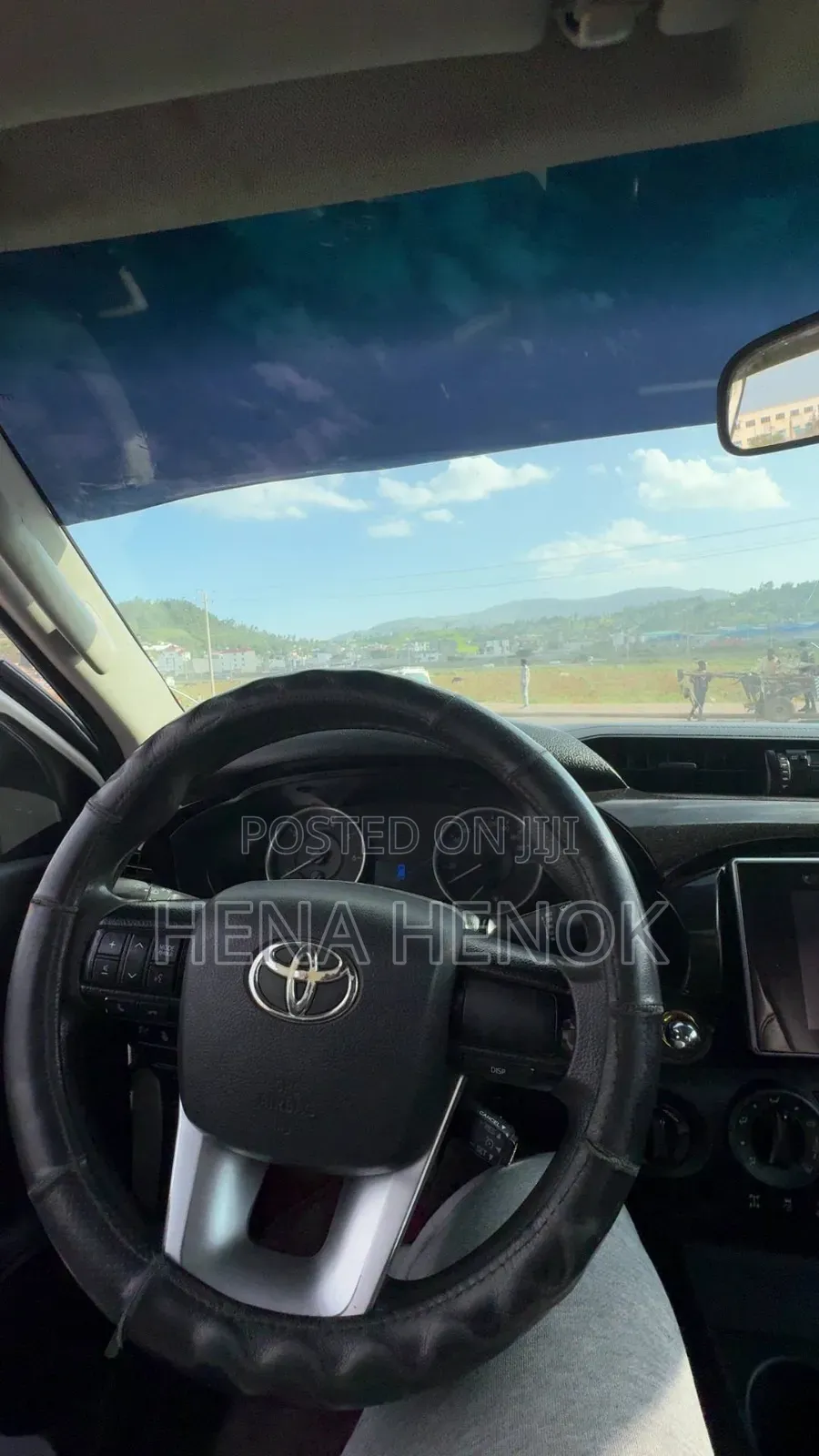 Toyota Hilux 2018 White