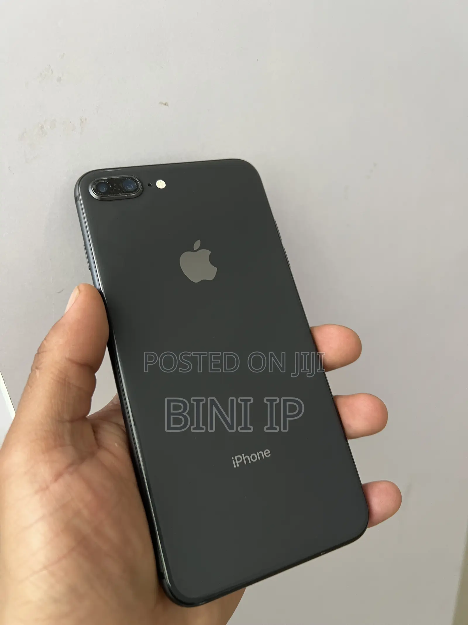 New Apple iPhone 8 Plus 64 GB Black