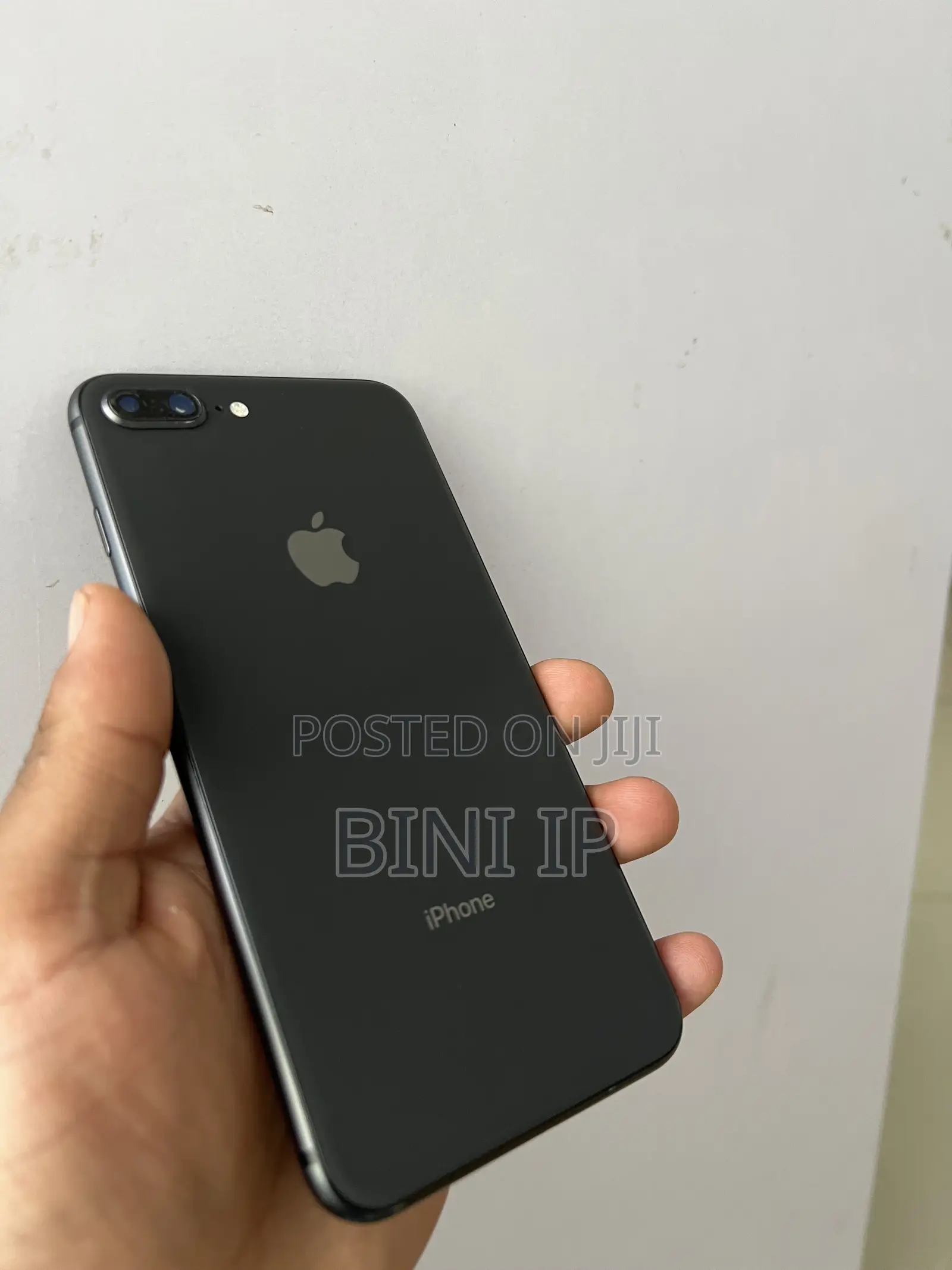 New Apple iPhone 8 Plus 64 GB Black