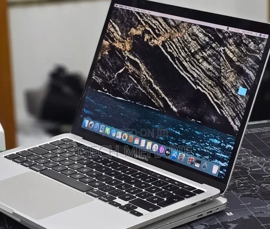 New Laptop Apple MacBook Pro 2020 32GB Intel Core i7 SSD 512GB