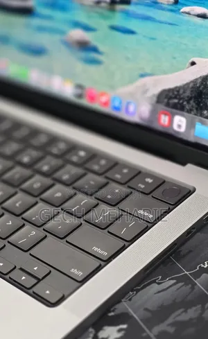 New Laptop Apple MacBook Pro 2021 M1 32GB Apple M1 Pro SSD 512GB