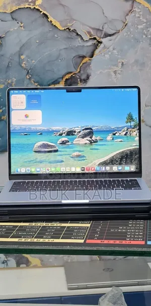 New Laptop Apple MacBook Air 2025 M4 16GB Apple M4 SSD 256GB