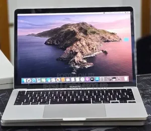 New Laptop Apple MacBook 2020 32GB Intel Core i7 SSD 512GB