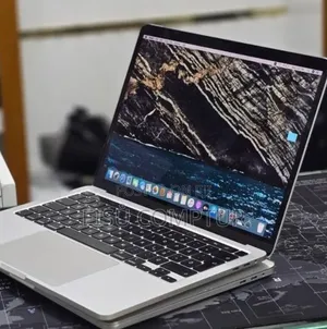 New Laptop Apple MacBook 2020 32GB Intel Core i7 SSD 512GB