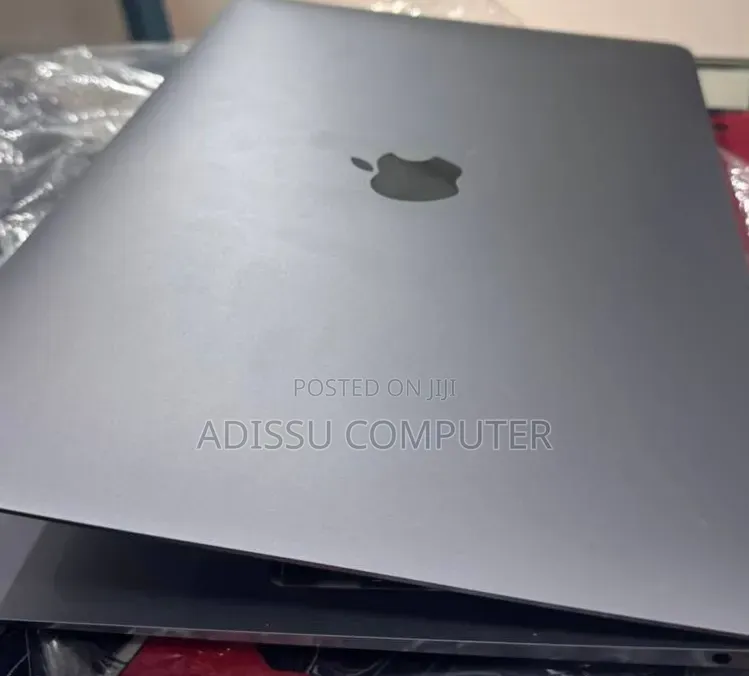 New Laptop Apple MacBook Air 2018 8GB SSD 128GB
