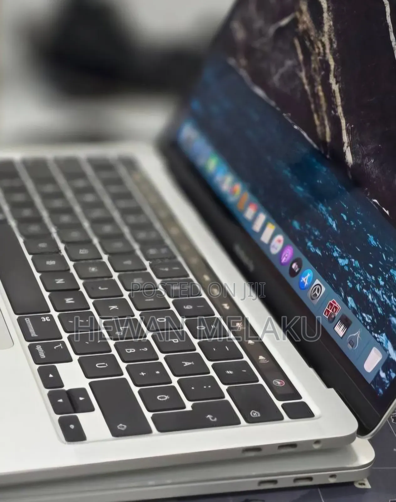 New Laptop Apple MacBook 2020 32GB Intel Core i7 SSD 512GB
