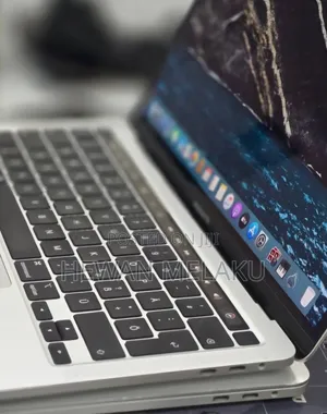 New Laptop Apple MacBook 2020 32GB Intel Core i7 SSD 512GB