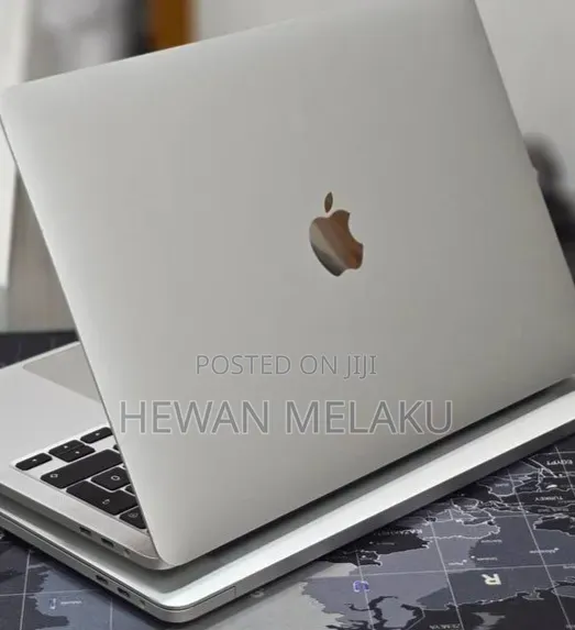 New Laptop Apple MacBook 2020 32GB Intel Core i7 SSD 512GB