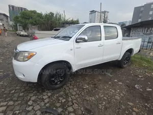 Toyota Hilux 2008 White