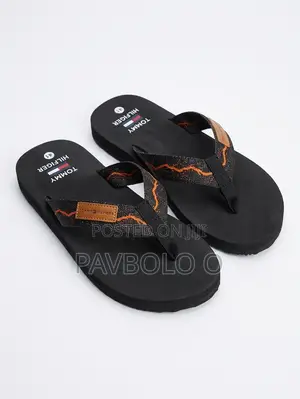 Tommy Hilfiger Men's Printed Strap Flip Flops – Black Orange Accent