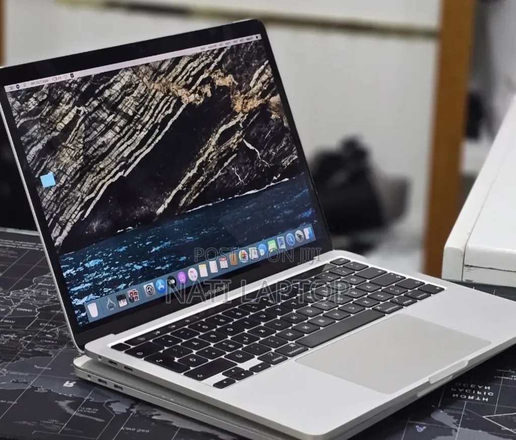 New Laptop Apple MacBook Pro 2020 M1 32GB Intel Core i7 SSD 512GB