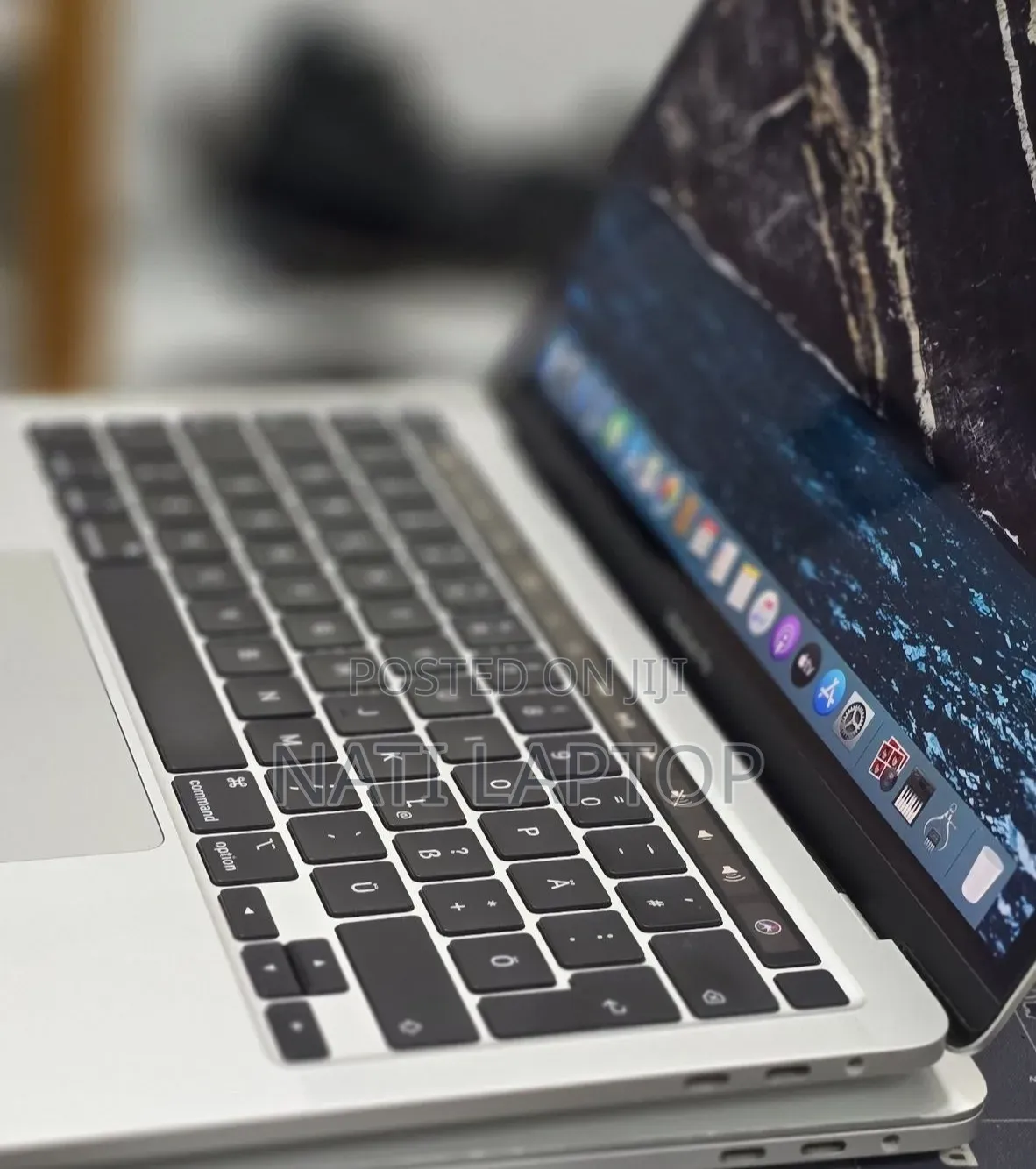New Laptop Apple MacBook Pro 2020 M1 32GB Intel Core i7 SSD 512GB