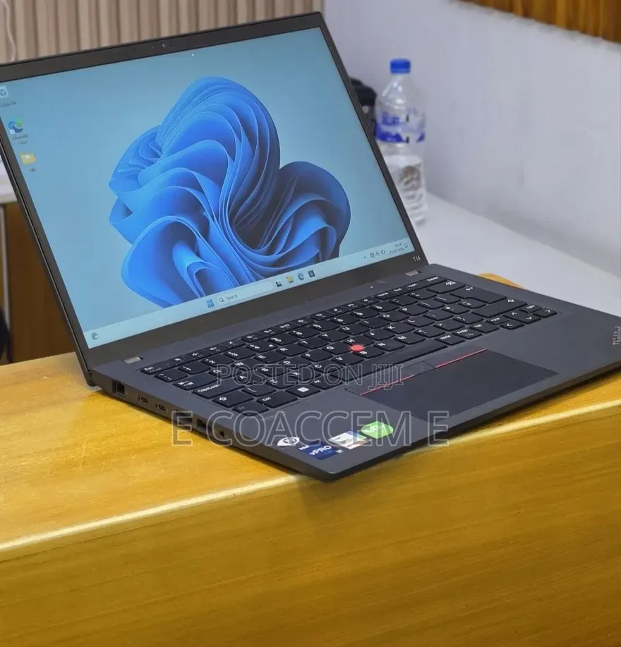 New Laptop Lenovo 16GB Intel Core i7 SSD 512GB