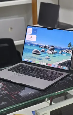 New Laptop Apple MacBook Pro 2021 M1 32GB Apple M1 Pro SSD 512GB