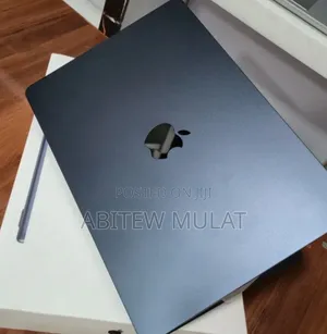 New Laptop Apple MacBook Air 2022 M2 8GB Apple M2 SSD 256GB