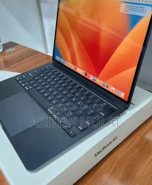New Laptop Apple MacBook Air 2022 M2 8GB Apple M2 SSD 256GB