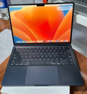 New Laptop Apple MacBook Air 2022 M2 8GB Apple M2 SSD 256GB