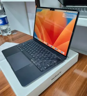 New Laptop Apple MacBook Air 2022 M2 8GB Apple M2 SSD 256GB