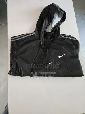 Nike Lightweight Hooded Windbreaker Jacket