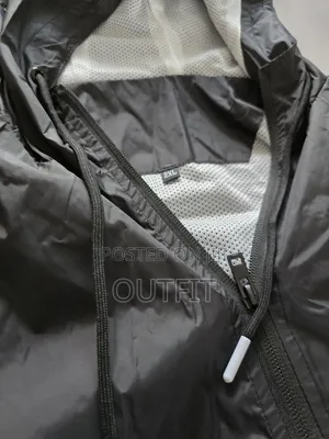 Nike Lightweight Hooded Windbreaker Jacket