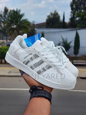 Adidas Superstar