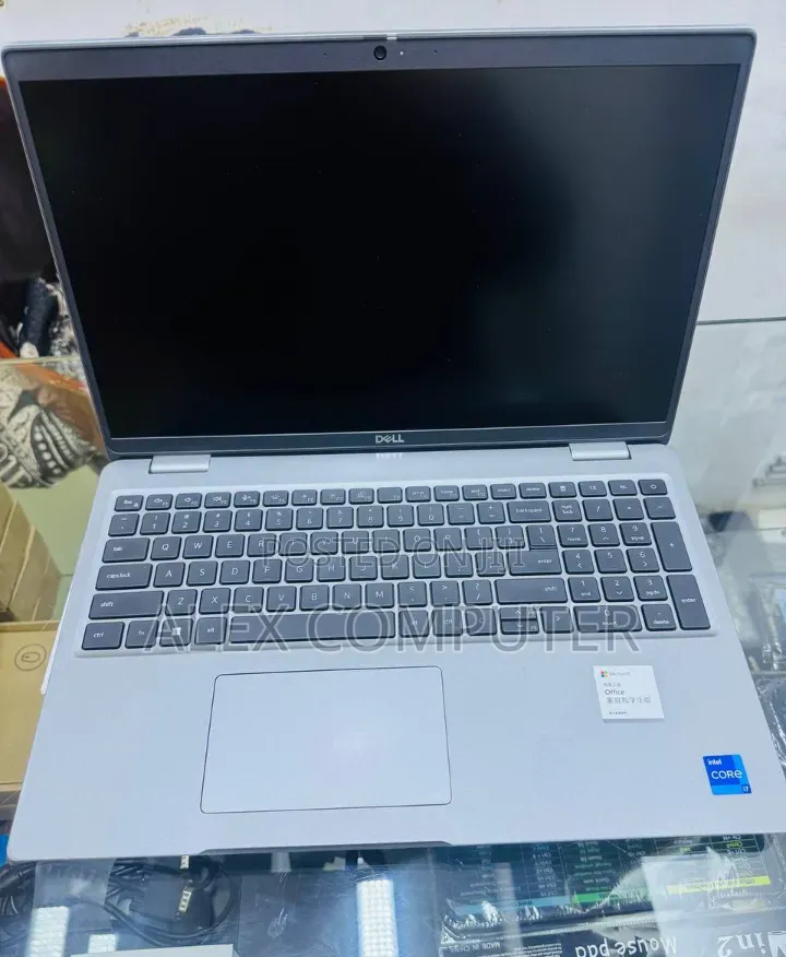 New Laptop Dell Precision 3580 16GB Intel Core i7 SSD 1T