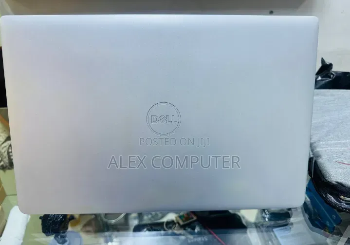 New Laptop Dell Precision 3580 16GB Intel Core i7 SSD 1T