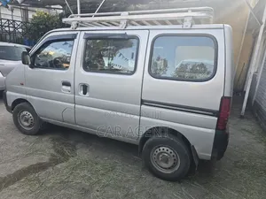 Suzuki Eeco 2025 Silver