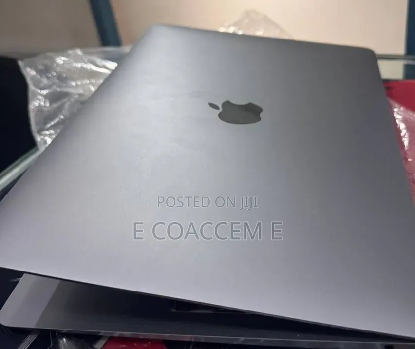New Laptop Apple MacBook 8GB Intel Core i5 SSD 128GB