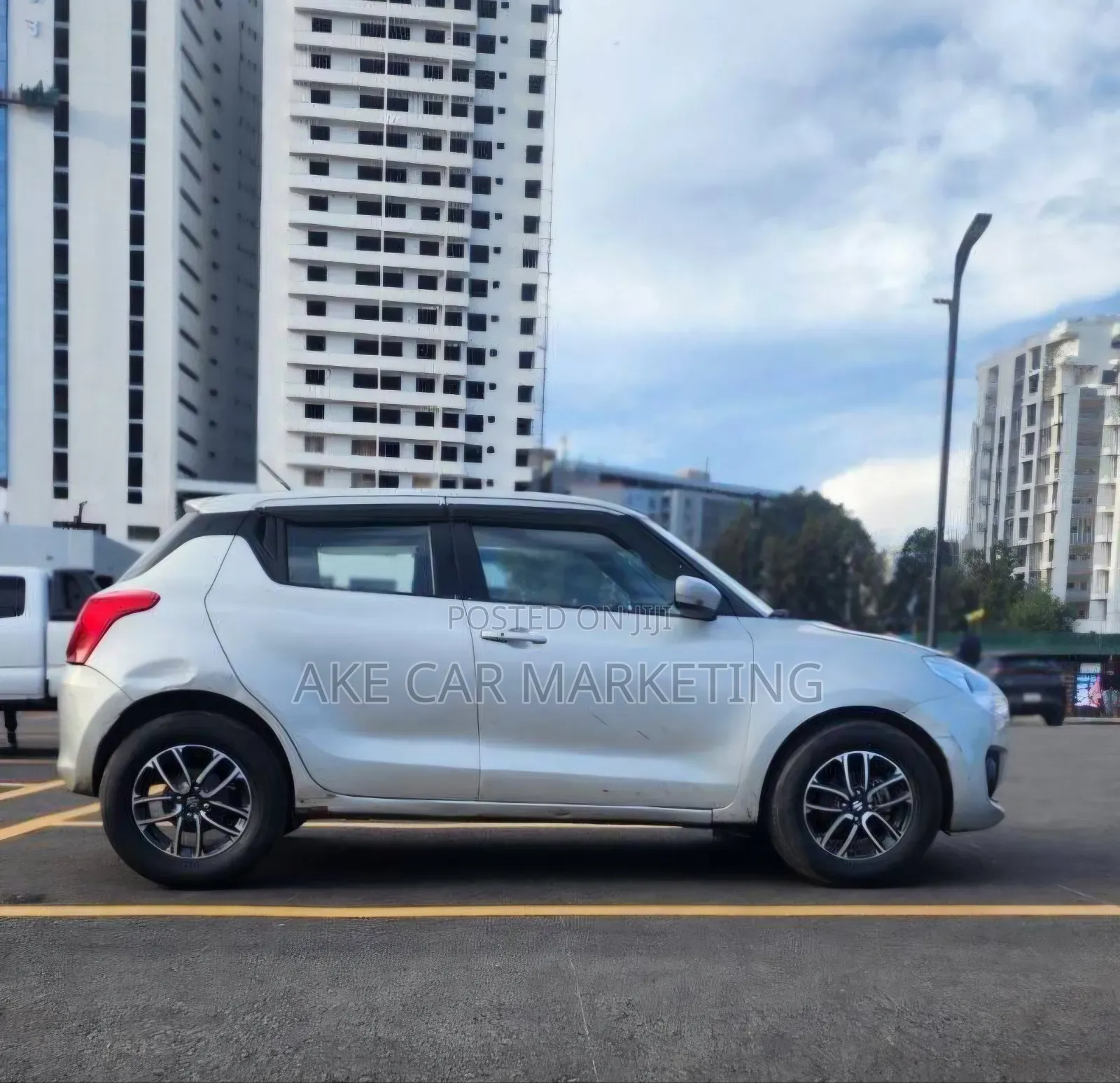 Suzuki Swift 2021 Silver