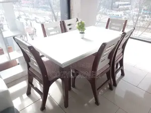 6 Seater Dining Set Crafted With Elegance. የምግብ ጠረጴዛ